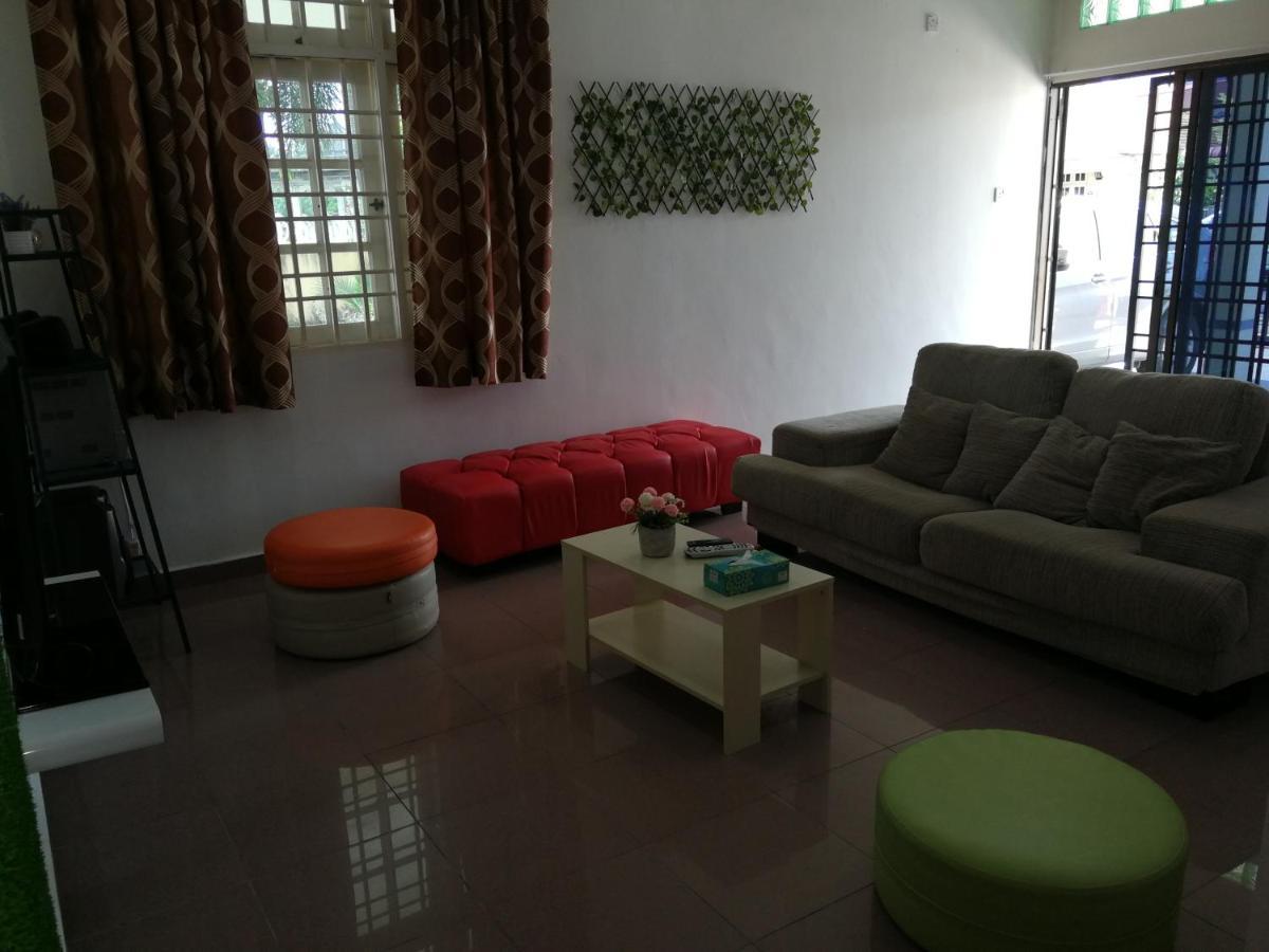 The Garden Vacation Home Lumut Exterior foto