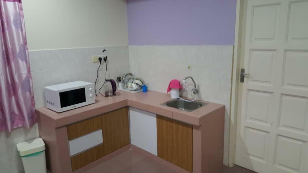 The Garden Vacation Home Lumut Exterior foto